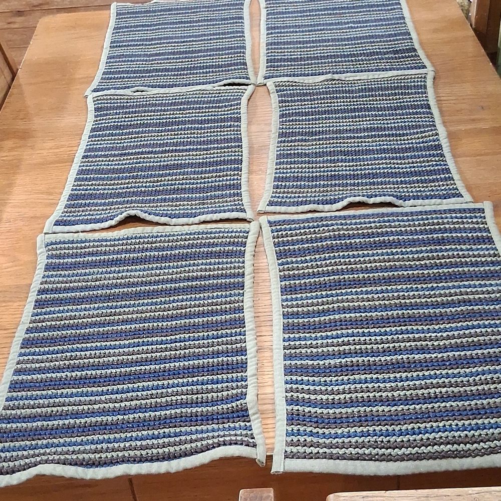 Washable placemats set of 6 in varied colors